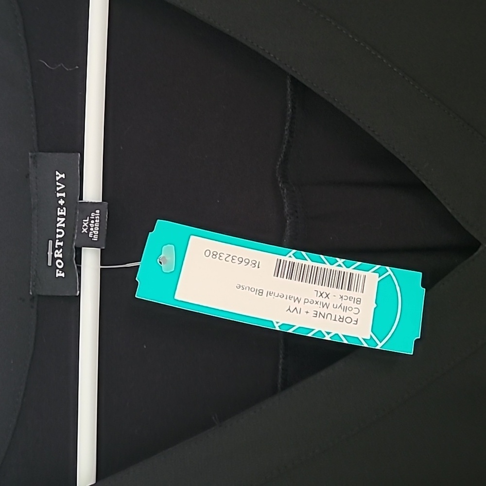 NWT Black 3/4 Sleeve Blouse - Picture 2 of 6